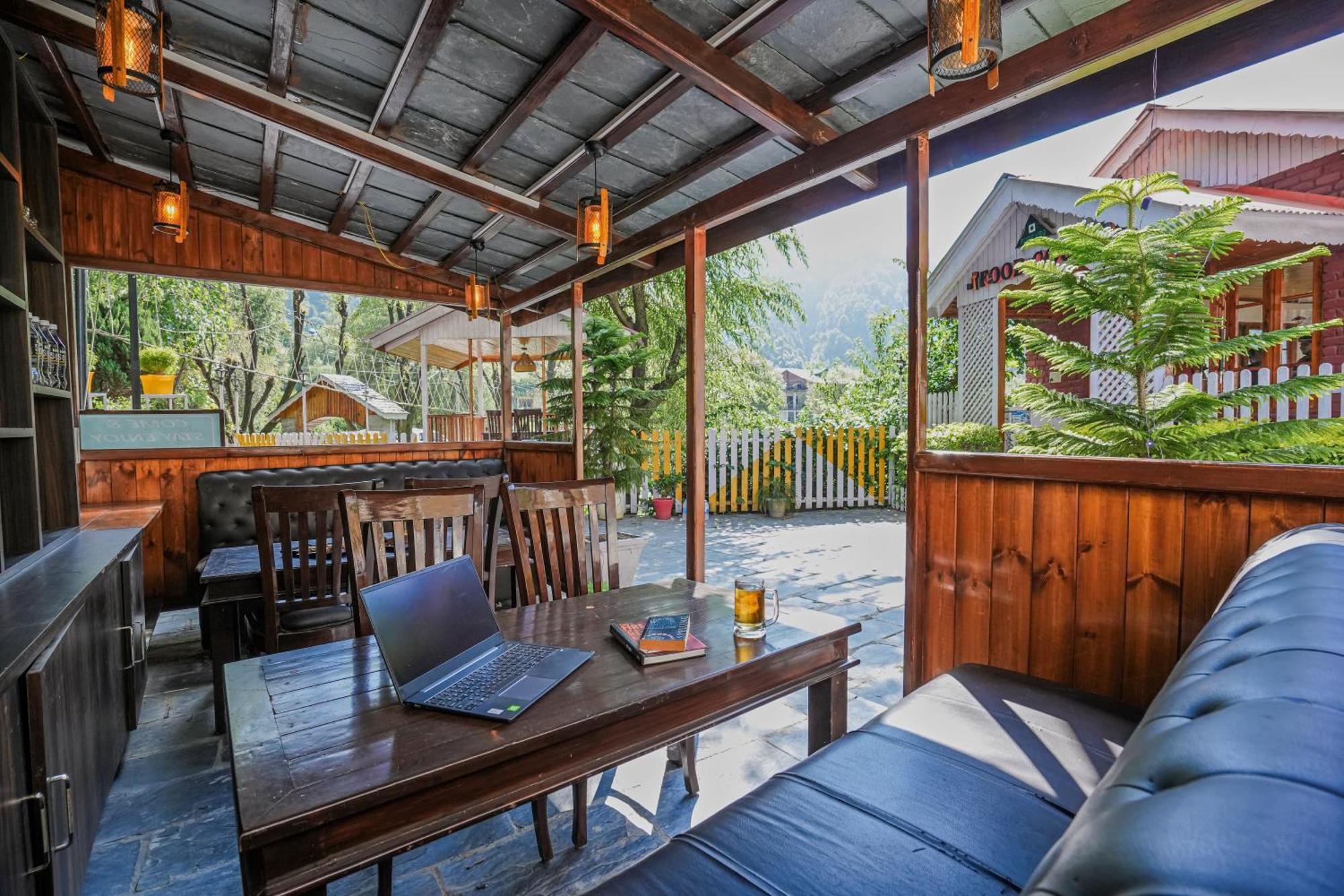 Pax Hotel Rock Villa Swimming Pool Available Dalhousie Bagian luar foto