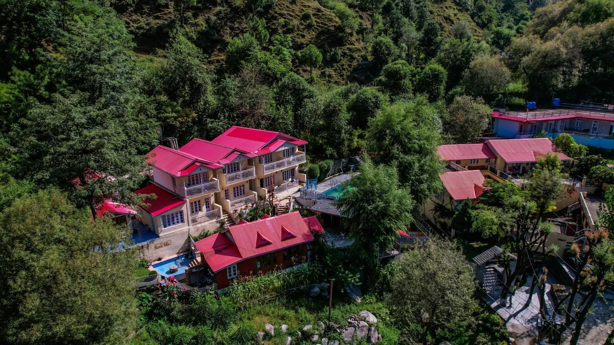Pax Hotel Rock Villa Swimming Pool Available Dalhousie Bagian luar foto